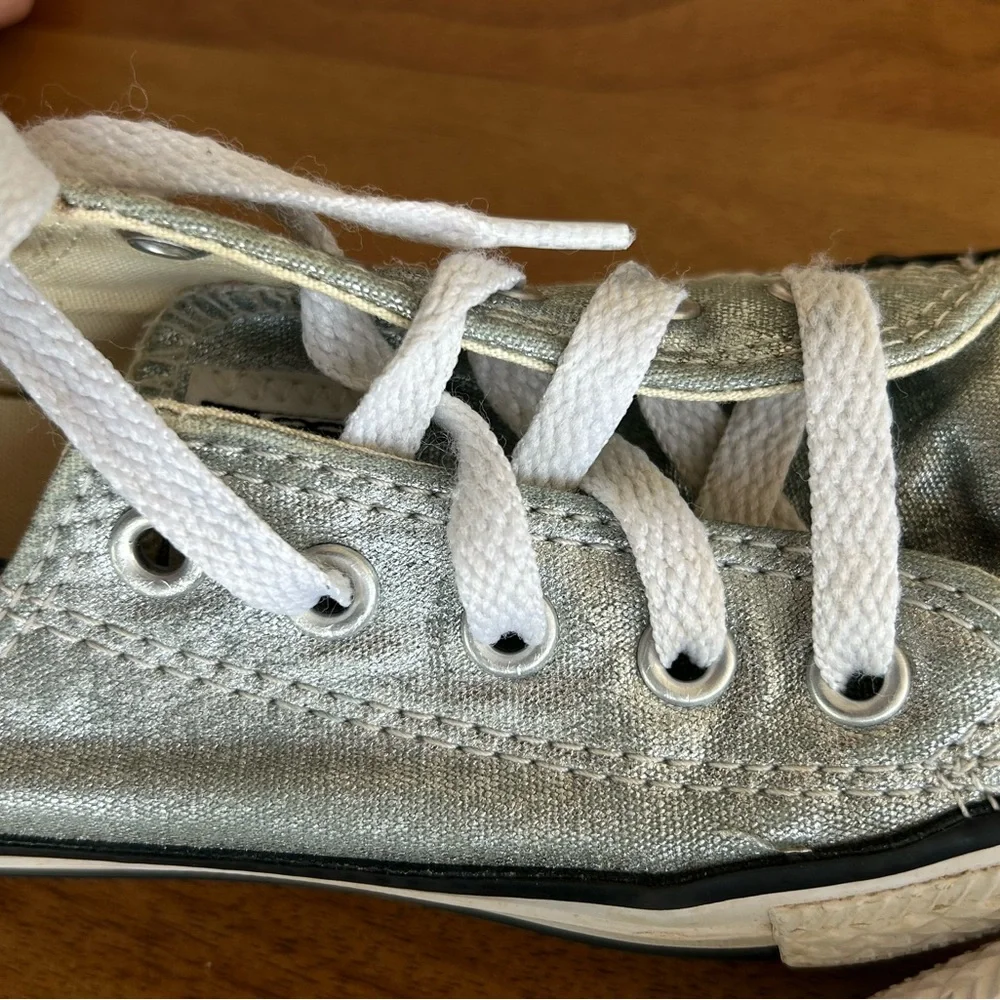 Converse Kids Metallic Silver Low-Top Sneakers Kid Size 11